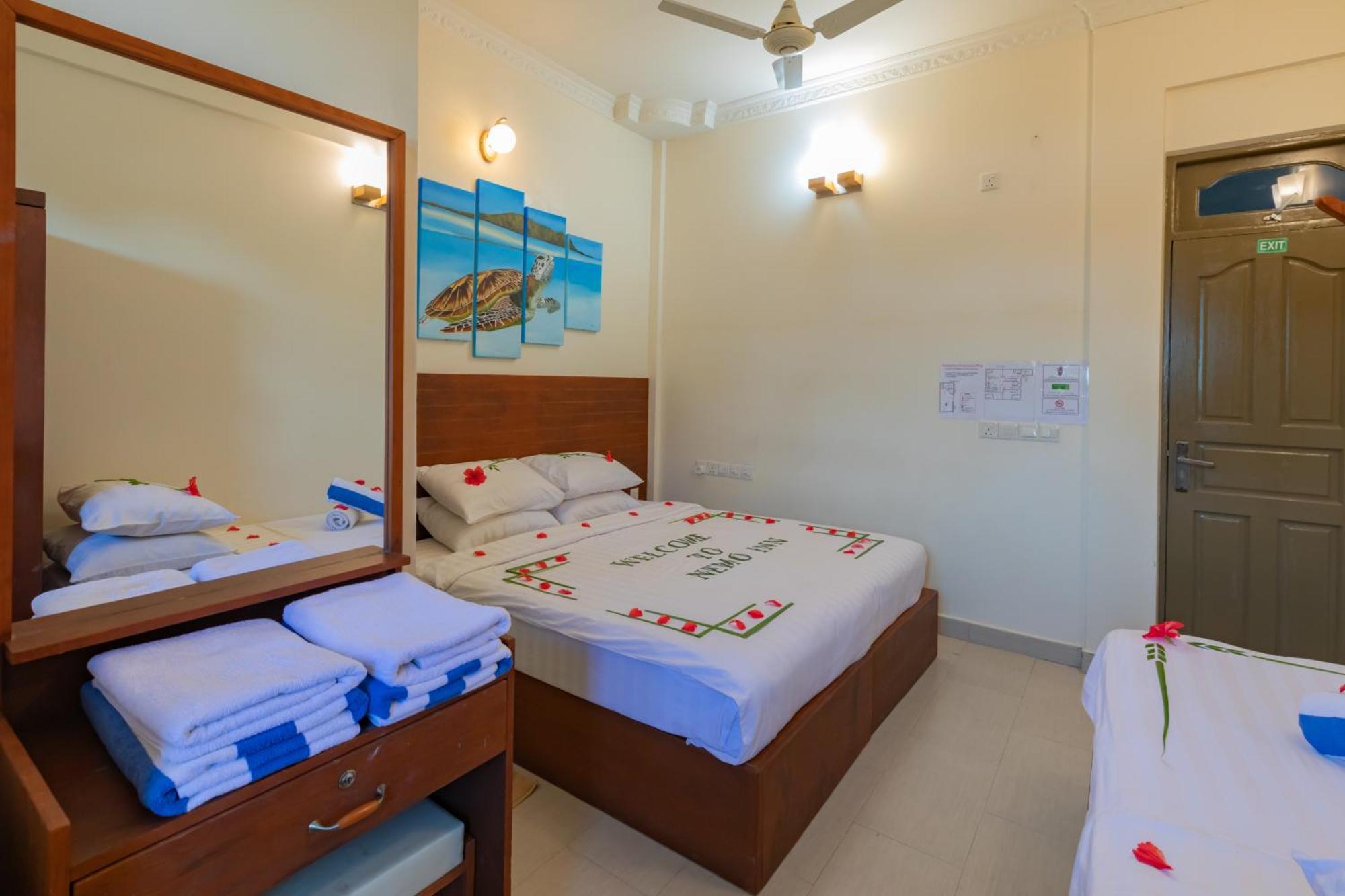 Nemo Inn Omadhoo Exteriör bild