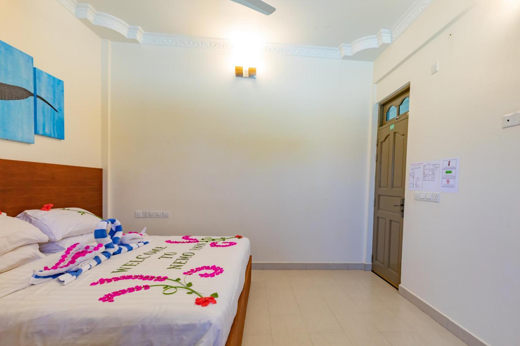Nemo Inn Omadhoo Exteriör bild